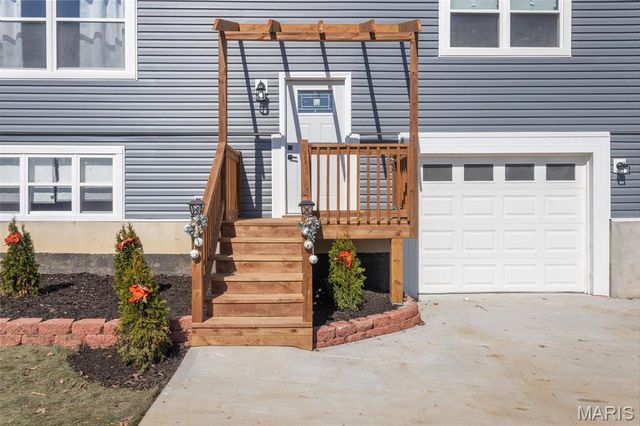 902 Forest Avenue, Valley Park, MO 63088