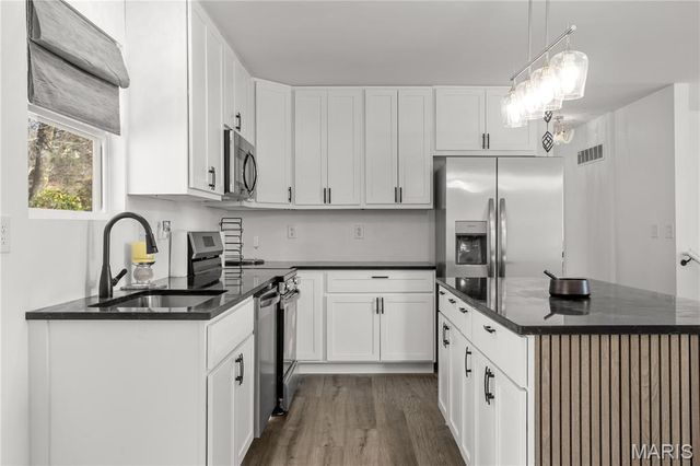902 Forest Avenue, Valley Park, MO 63088