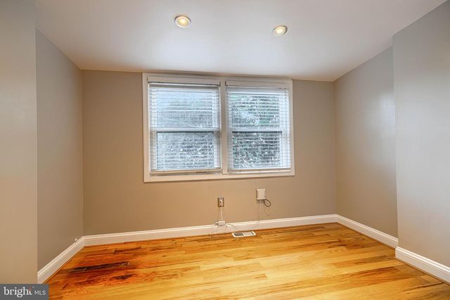 111 S CASTLE ST, Baltimore, MD 21231