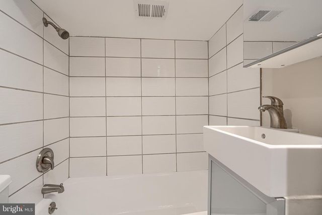 111 S CASTLE ST, Baltimore, MD 21231