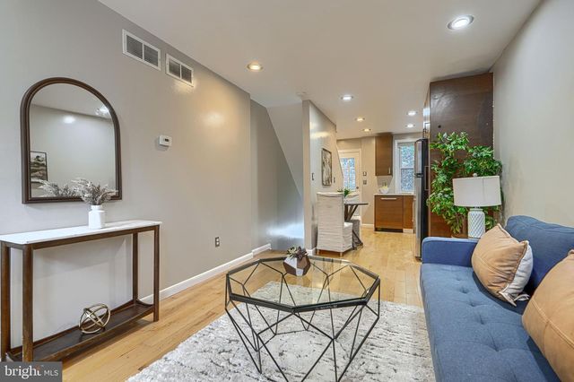 111 S CASTLE ST, Baltimore, MD 21231