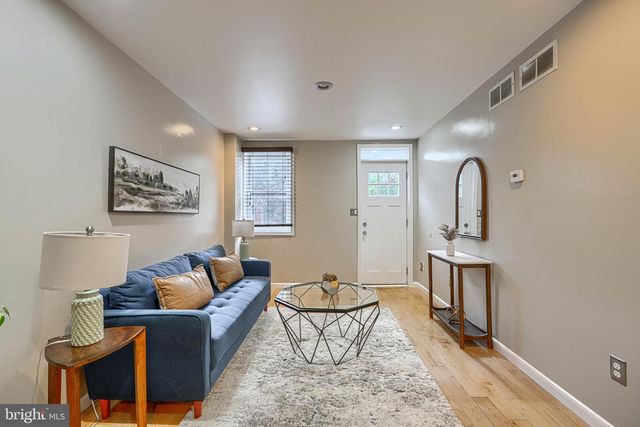 111 S CASTLE ST, Baltimore, MD 21231
