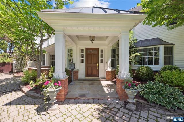 15 Hamilton Road, Morristown Town, NJ 07960