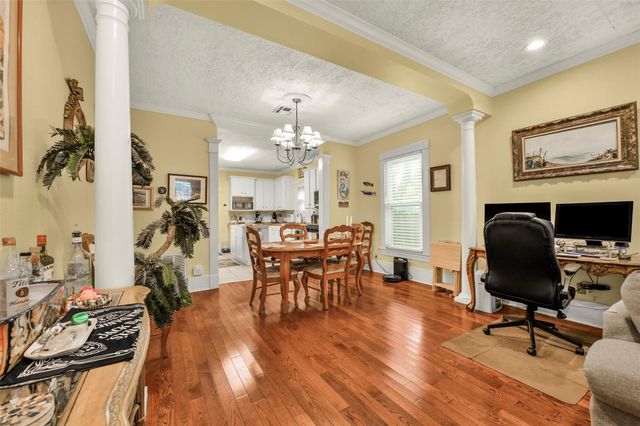 3017 Bernardo De Galvez Avenue, Galveston, TX 77550