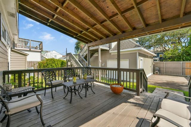 3017 Bernardo De Galvez Avenue, Galveston, TX 77550