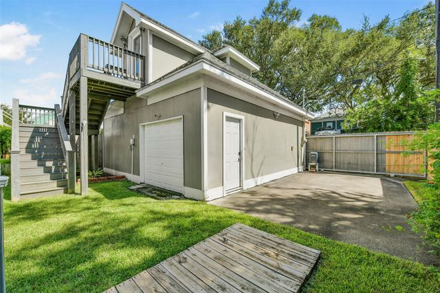 3017 Bernardo De Galvez Avenue, Galveston, TX 77550
