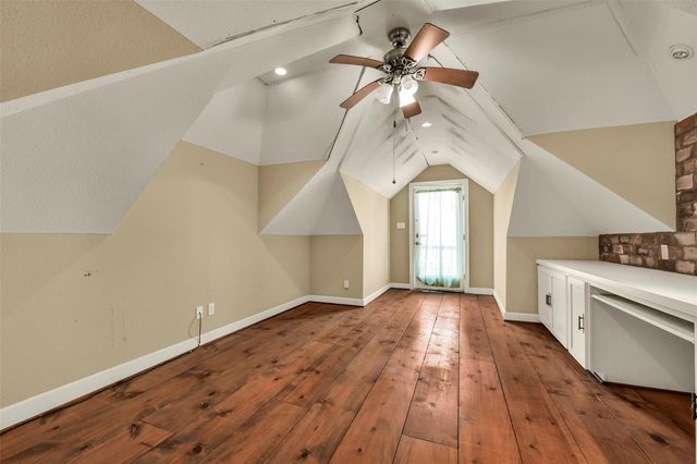 3017 Bernardo De Galvez Avenue, Galveston, TX 77550