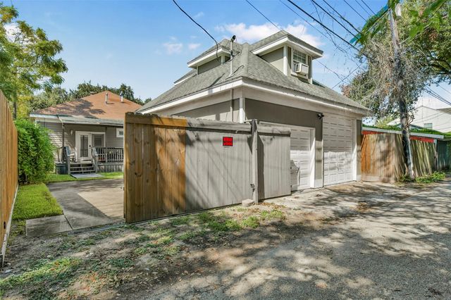 3017 Bernardo De Galvez Avenue, Galveston, TX 77550