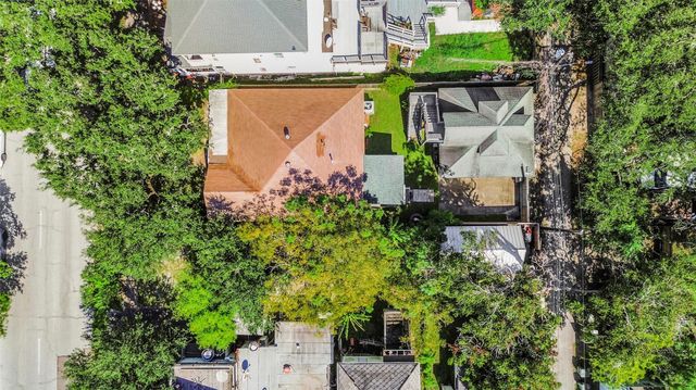 3017 Bernardo De Galvez Avenue, Galveston, TX 77550