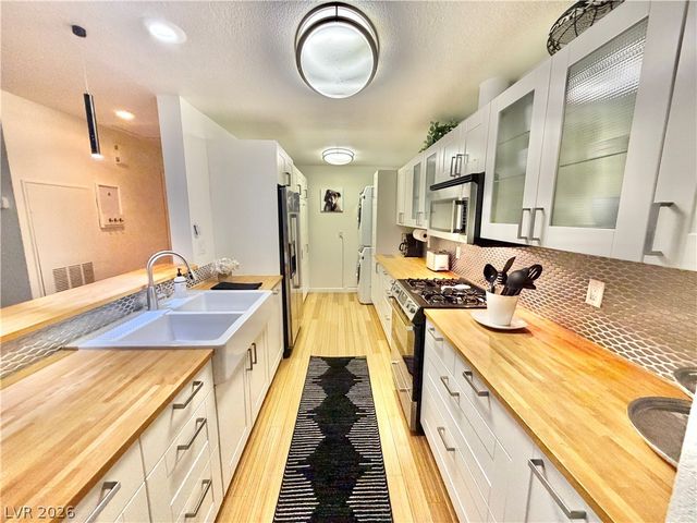 2200 South Fort Apache Road 2152, Las Vegas, NV 89117