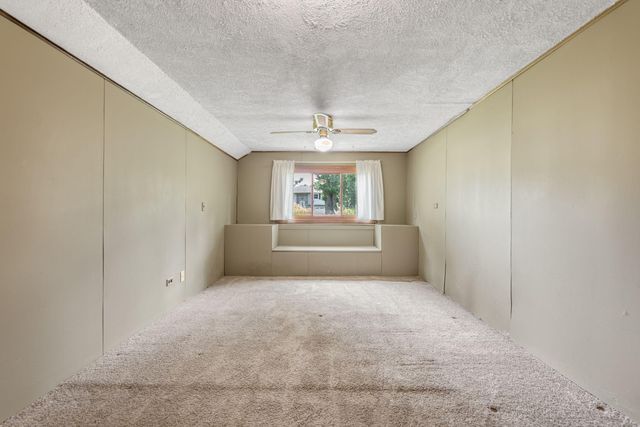2337 Four Seasons Parkway, Crown Point, IN 46307