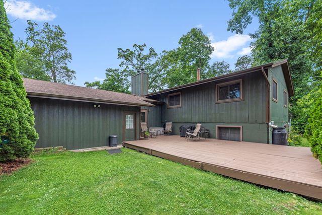 2337 Four Seasons Parkway, Crown Point, IN 46307