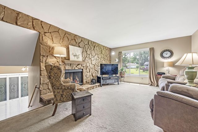 2337 Four Seasons Parkway, Crown Point, IN 46307