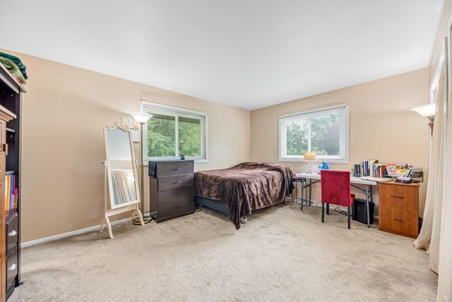 2337 Four Seasons Parkway, Crown Point, IN 46307
