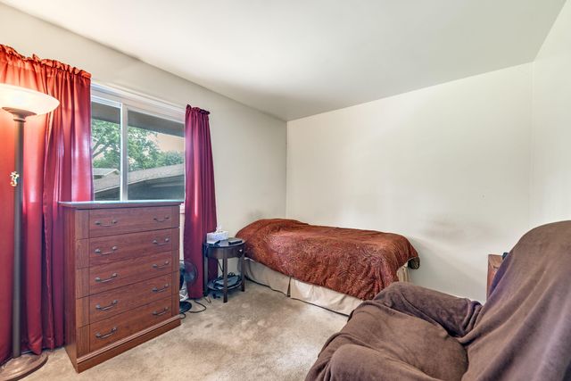 2337 Four Seasons Parkway, Crown Point, IN 46307