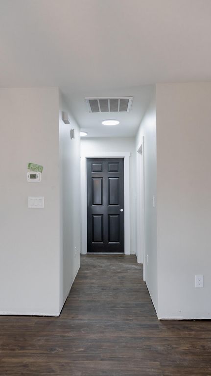 Image 12 of property listing at 909 Murphy Street, San Angelo, TX 76903