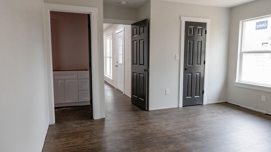 Image 14 of property listing at 909 Murphy Street, San Angelo, TX 76903