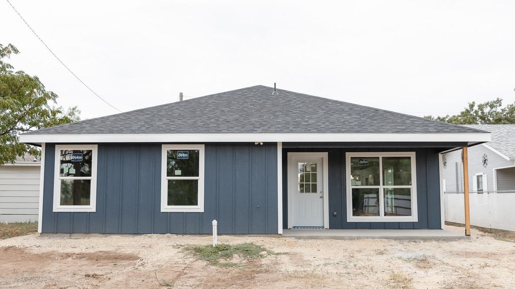 Image 19 of property listing at 909 Murphy Street, San Angelo, TX 76903