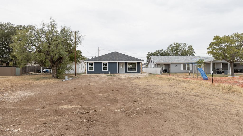 Image 20 of property listing at 909 Murphy Street, San Angelo, TX 76903