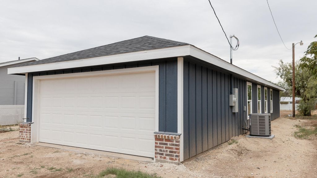 Image 3 of property listing at 909 Murphy Street, San Angelo, TX 76903