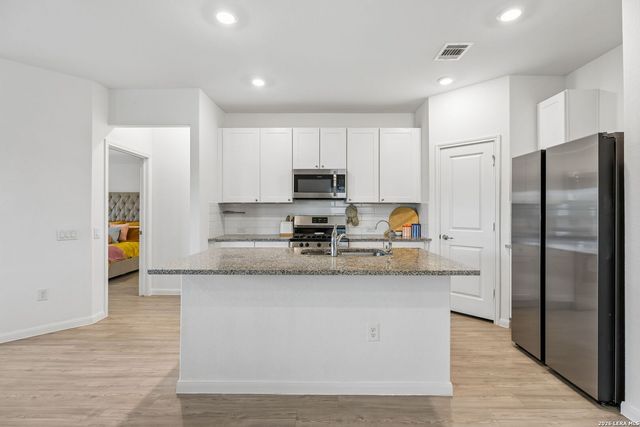 634 Bean Bnd, San Antonio, TX 78221