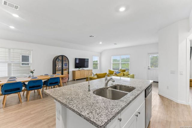 634 Bean Bnd, San Antonio, TX 78221