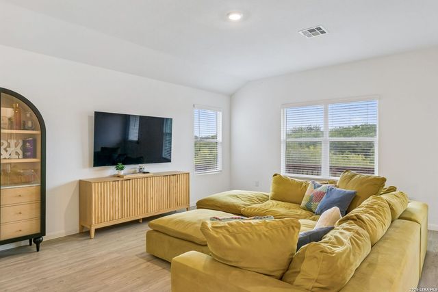 634 Bean Bnd, San Antonio, TX 78221