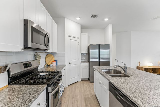 634 Bean Bnd, San Antonio, TX 78221