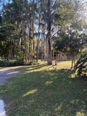 5211 WILCOX ROAD, Tampa, FL 33624