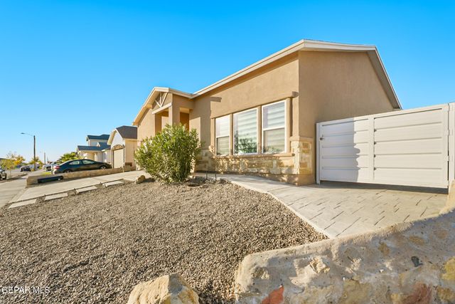 13729 Lago Vista Avenue, Horizon City, TX 79928