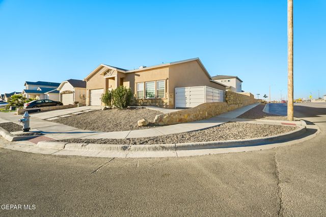 13729 Lago Vista Avenue, Horizon City, TX 79928