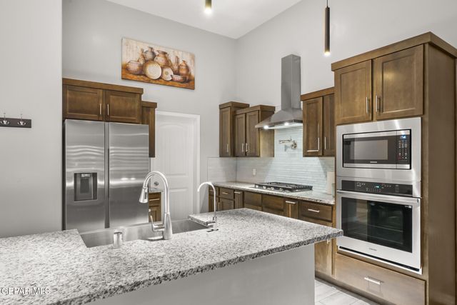 13729 Lago Vista Avenue, Horizon City, TX 79928