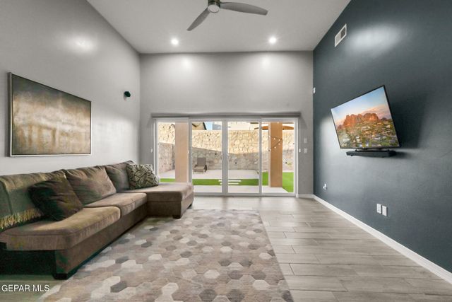 13729 Lago Vista Avenue, Horizon City, TX 79928