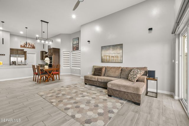 13729 Lago Vista Avenue, Horizon City, TX 79928