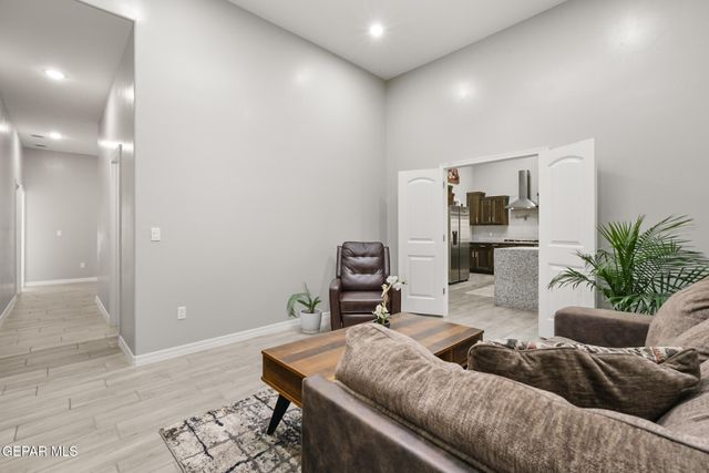 13729 Lago Vista Avenue, Horizon City, TX 79928