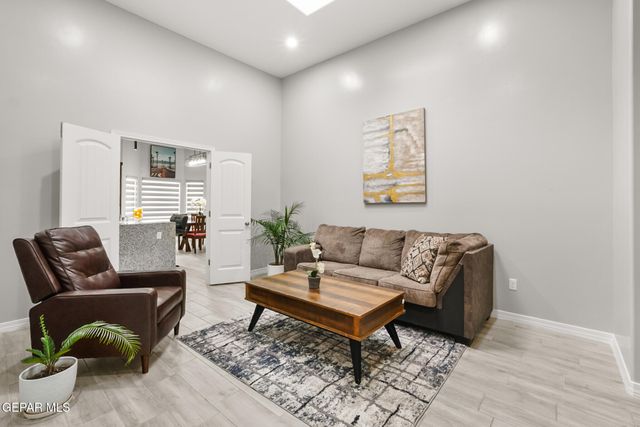 13729 Lago Vista Avenue, Horizon City, TX 79928