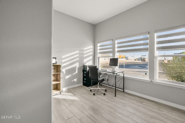 13729 Lago Vista Avenue, Horizon City, TX 79928