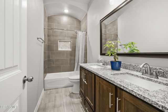 13729 Lago Vista Avenue, Horizon City, TX 79928