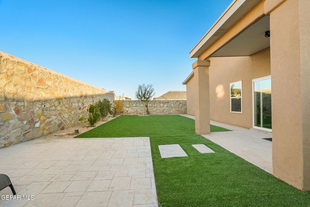 13729 Lago Vista Avenue, Horizon City, TX 79928