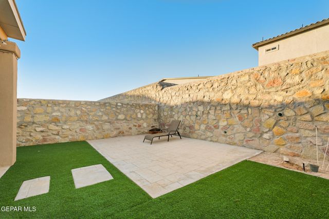 13729 Lago Vista Avenue, Horizon City, TX 79928