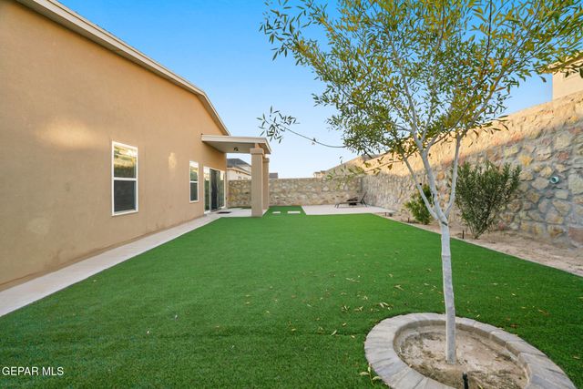 13729 Lago Vista Avenue, Horizon City, TX 79928