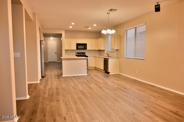 3617 W MEMORIAL Drive, Phoenix, AZ 85086