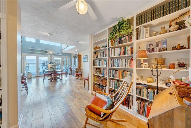 362 Carrs Point LN, Moneta, VA 24121