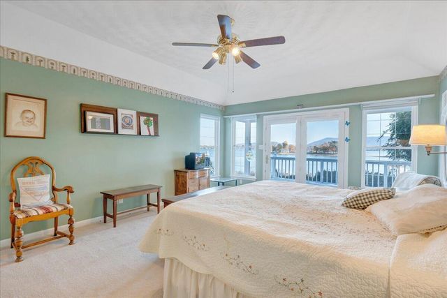 362 Carrs Point LN, Moneta, VA 24121