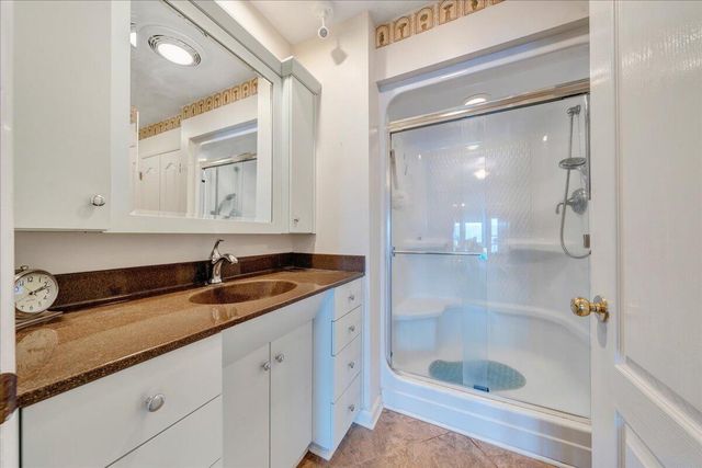 362 Carrs Point LN, Moneta, VA 24121