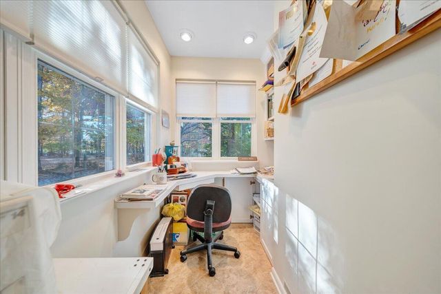 362 Carrs Point LN, Moneta, VA 24121