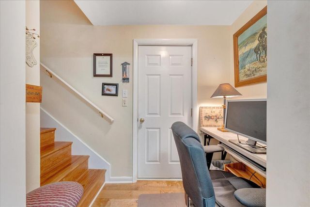 362 Carrs Point LN, Moneta, VA 24121