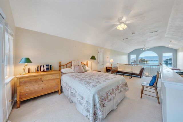 362 Carrs Point LN, Moneta, VA 24121