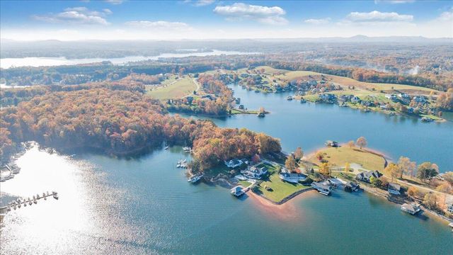 362 Carrs Point LN, Moneta, VA 24121