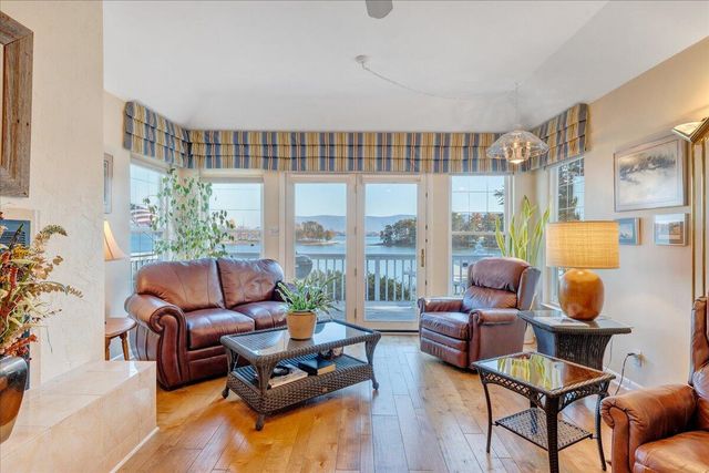 362 Carrs Point LN, Moneta, VA 24121